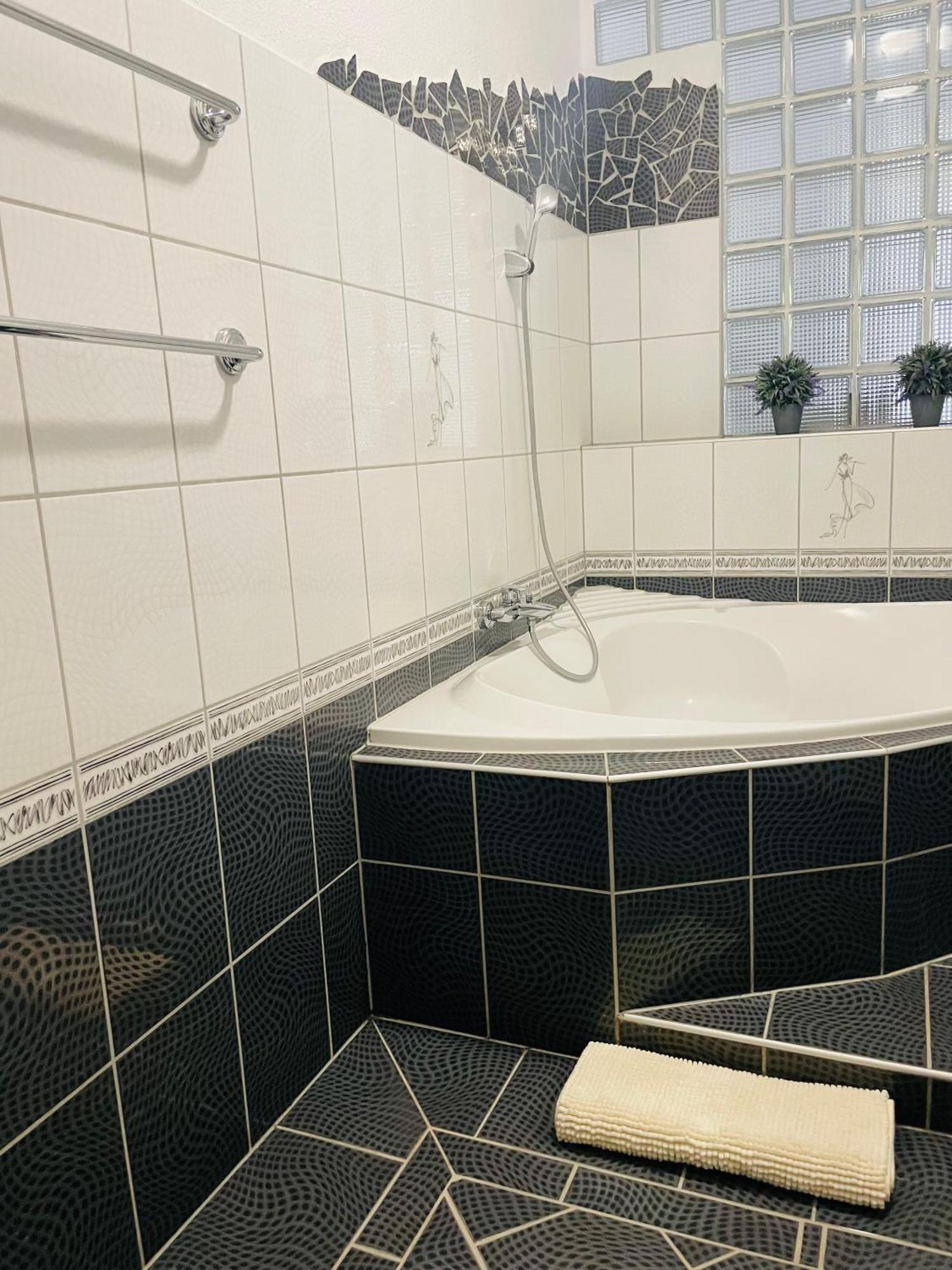 Thermal Next II Weninger Apartman Kiskunhalas Eksteriør bilde